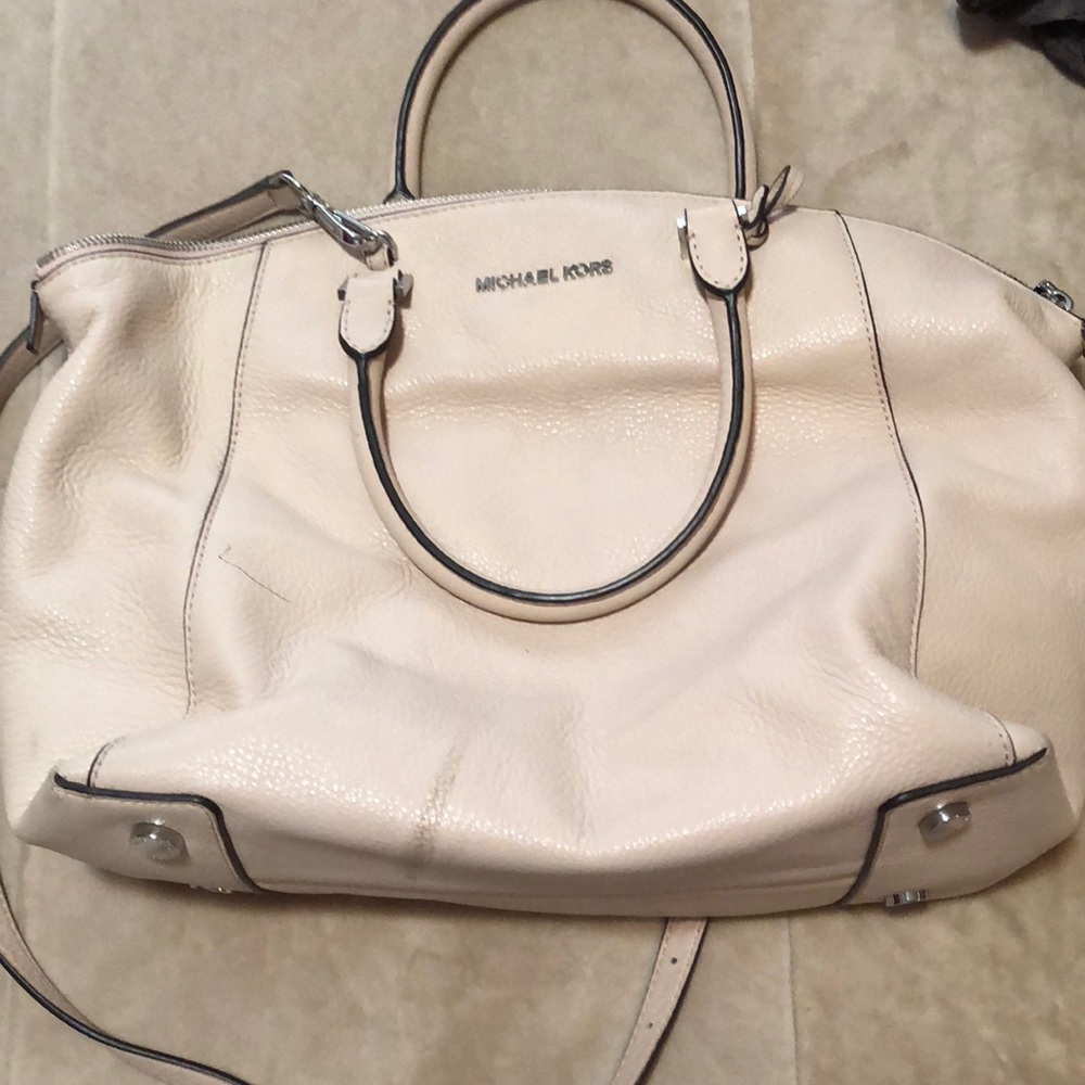 Beautiful beige Michael kors satchel bag